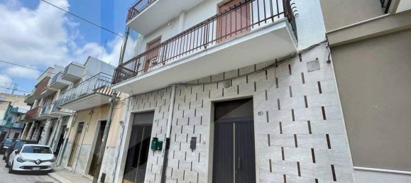 3 rooms Apartment in Andria, Italy No. 16439 2