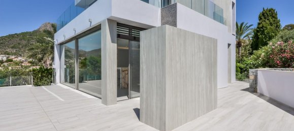 6 bedrooms Villa in Calpe, Spain No. 12132 4