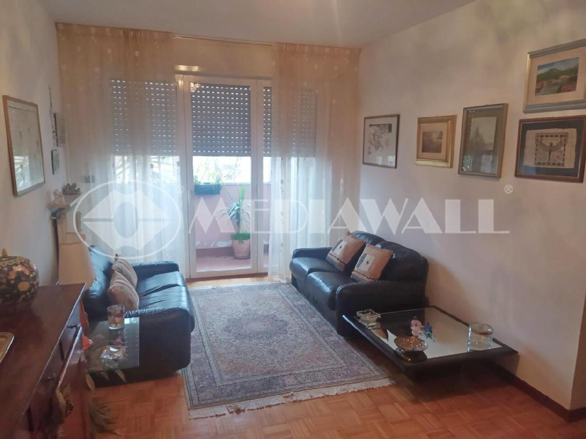 Apartamento de 3 dormitorios en Pordenone, Italy No. 281539