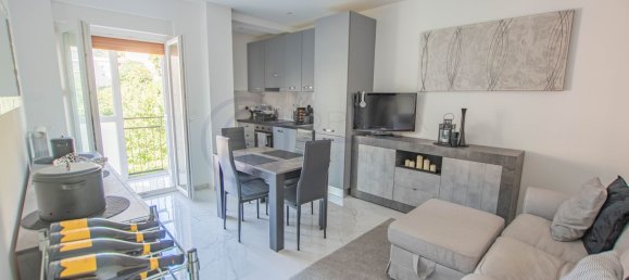 3غرفة شقة في Trieste, Italy رقم 271881 2