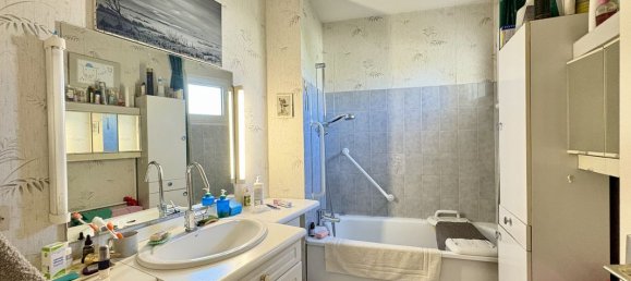 3 bedrooms Apartment in Nimes, France No. 288098 7