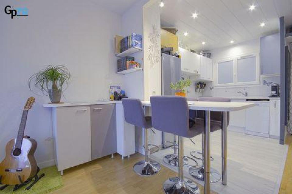 Studio à condo à Maurepas, France No. 14546