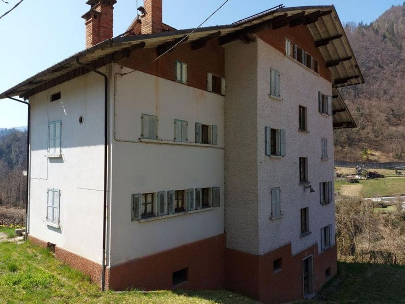 5 bedrooms Apartment in Sovramonte, Italy No. 372723