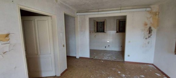 5 bedrooms Apartment in Sovramonte, Italy No. 372723 3