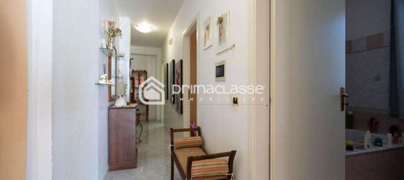 4-salle Appartement à Pozzallo, Italy No. 277811 11
