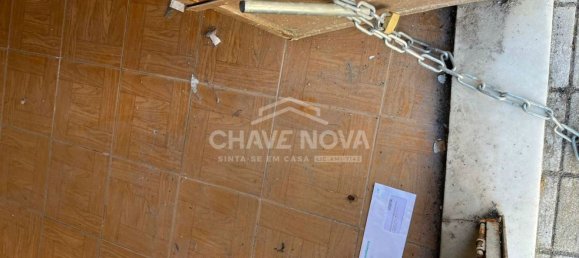 83m² Building in Porto, Portugal No. 37942 13