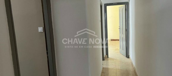 83m² Building in Porto, Portugal No. 37942 11