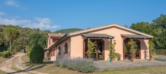 7 bedrooms House in Roccastrada, Italy No. 55817 4