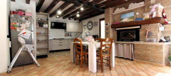 4 bedrooms House in Roncade, Italy No. 377653 4