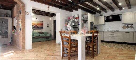 4 bedrooms House in Roncade, Italy No. 377653 3