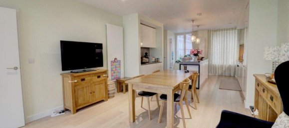 4 bedrooms House in London, United Kingdom No. 10394 14