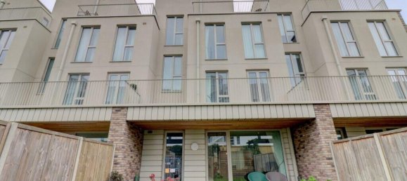 4 bedrooms House in London, United Kingdom No. 10394 27