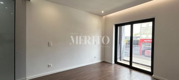 3 bedrooms Apartment in Porto, Portugal No. 61179 13