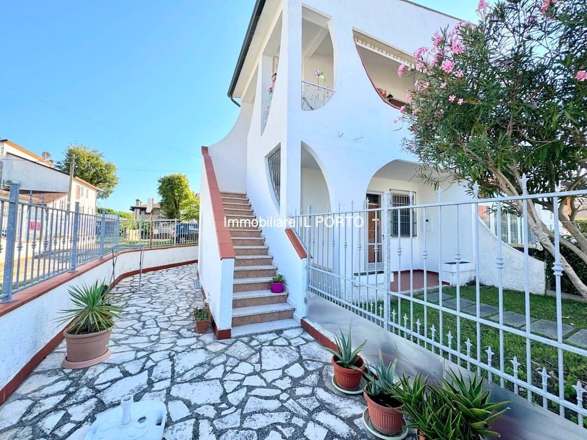 2 bedrooms House in Comacchio, Italy No. 373740