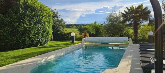 4 bedrooms House in Mettray, France No. 214469 5