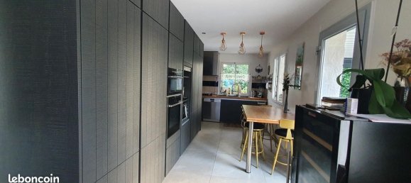 4 bedrooms House in Mettray, France No. 214469 3