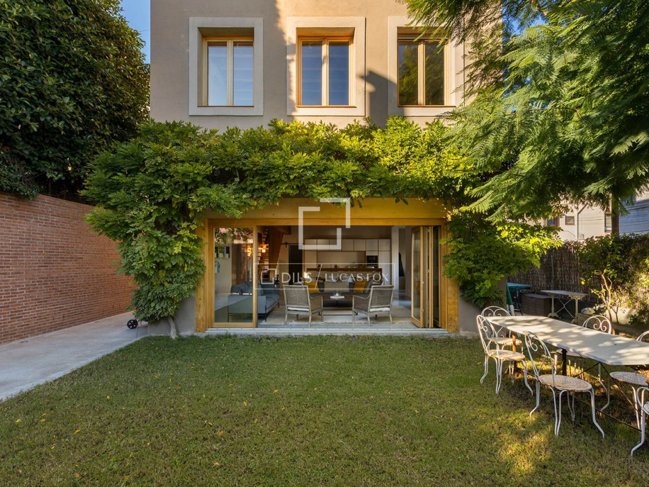 4 bedrooms Villa in Barcelona, Spain No. 291580