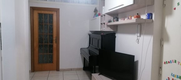 3 rooms Apartment in Naples, Italy No. 9979 5