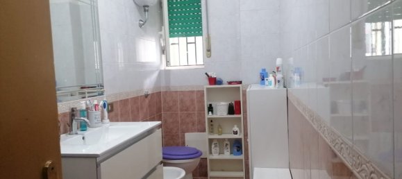 3 rooms Apartment in Naples, Italy No. 9979 6