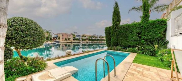 4 bedrooms Villa in Limassol, Cyprus No. 14792 2