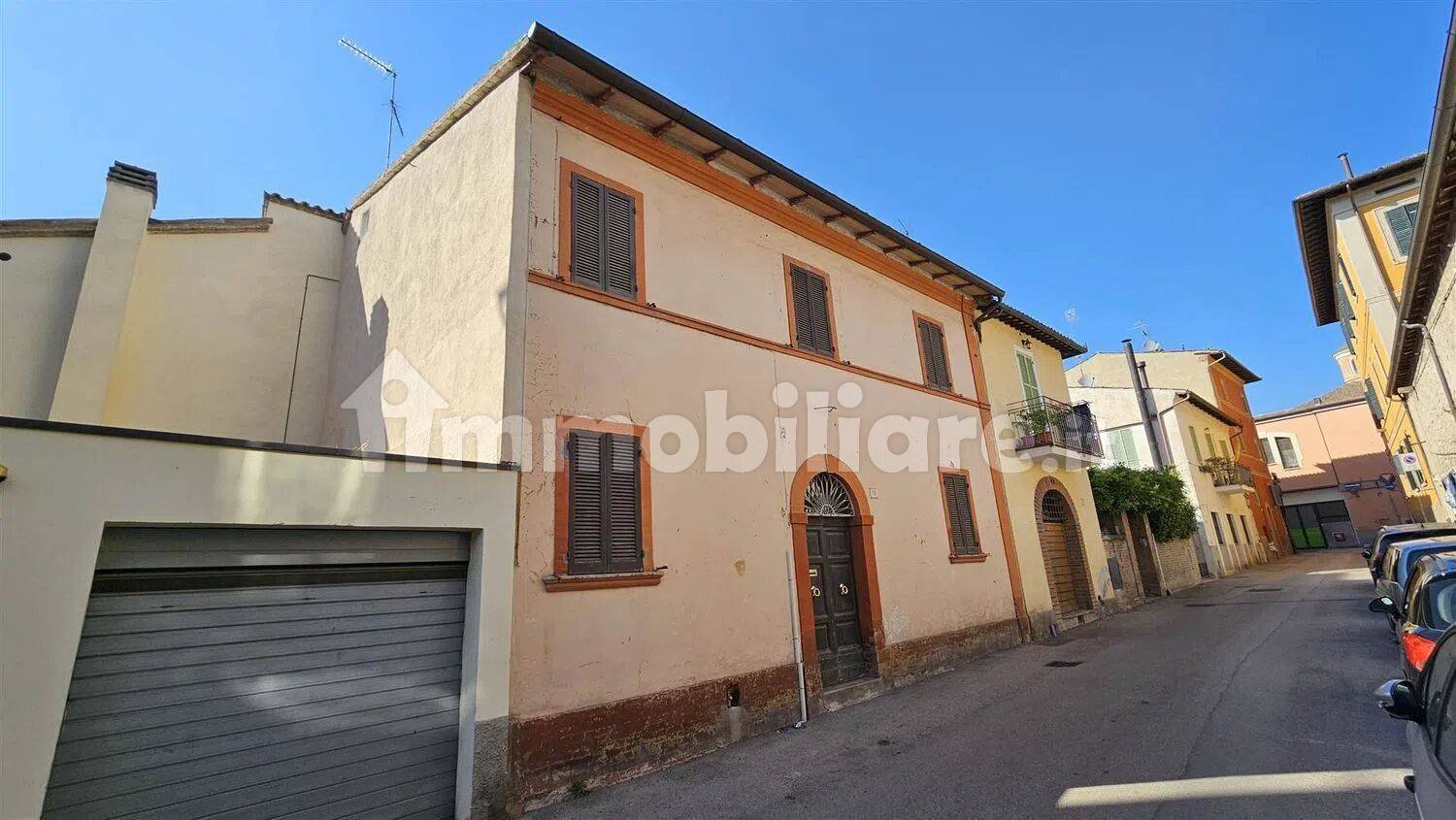 7 bedrooms Villa in Foligno, Italy No. 268208