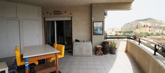 6-salle Appartement à Bagheria, Italy No. 157974 21