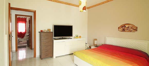 6-salle Appartement à Bagheria, Italy No. 157974 14