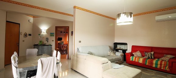 6-salle Appartement à Bagheria, Italy No. 157974 4
