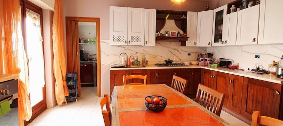 6-salle Appartement à Bagheria, Italy No. 157974 8