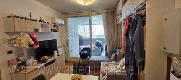 2 rooms Apartment in Rome, Italy No. 30803 26