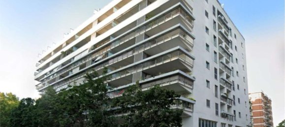 2 rooms Apartment in Rome, Italy No. 30803 2