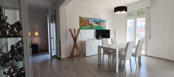 4 bedrooms Apartment in Livorno, Italy No. 351470 2