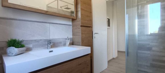 4 bedrooms Apartment in Livorno, Italy No. 351470 16