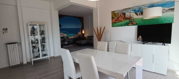 4 bedrooms Apartment in Livorno, Italy No. 351470 9