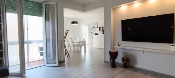 4 bedrooms Apartment in Livorno, Italy No. 351470 6