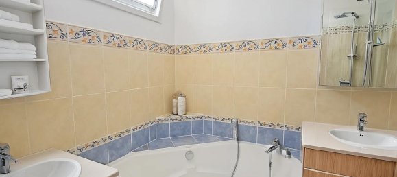 5 bedrooms Villa in Chambourcy, France No. 177943 35