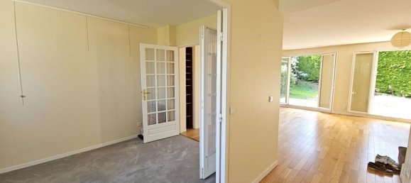 5 bedrooms Villa in Chambourcy, France No. 177943 10