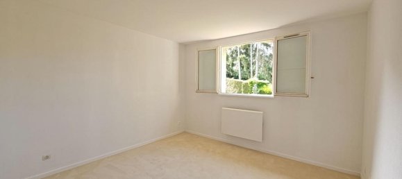 5 bedrooms Villa in Chambourcy, France No. 177943 9