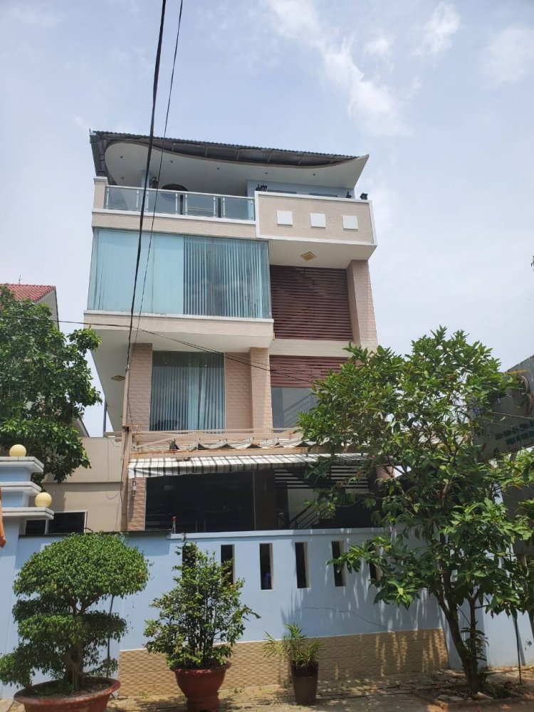 200m² Villa in District 7, Vietnam No. 13252