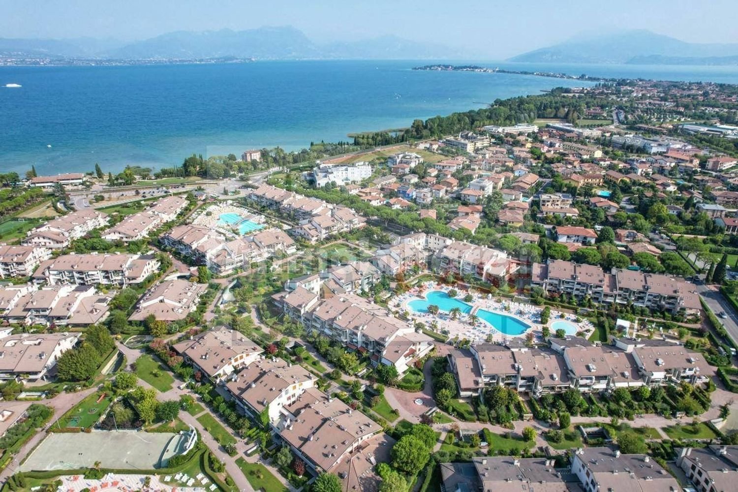3 bedrooms Apartment in Desenzano del Garda, Italy No. 390845