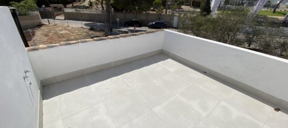 2 bedrooms Townhouse in Alicante, Spain No. 186428 2