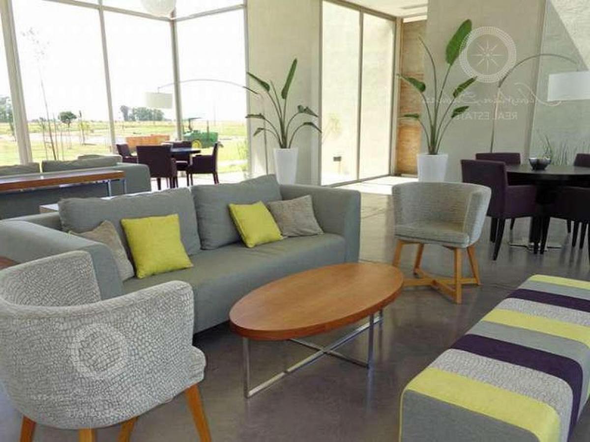  Land in Ezeiza, Argentina No. 42457