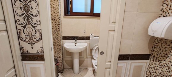 Gewerbliche Immobilie in Catania, Italy 190m², Nr. 48196 12