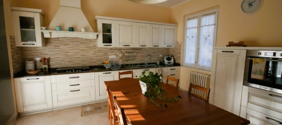 5 rooms House in Beverino, Italy No. 26351 2