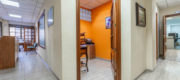 156m² Commercial property in Granada, Spain No. 172037 31