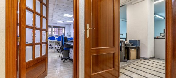 156m² Commercial property in Granada, Spain No. 172037 38