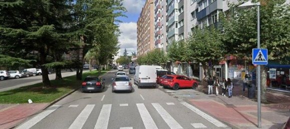 Apartamento de 3 dormitorios en Burgos, Spain No. 155934 2