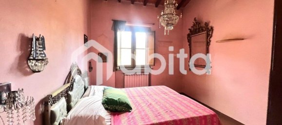 5 rooms House in Terranuova Bracciolini, Italy No. 90958 18
