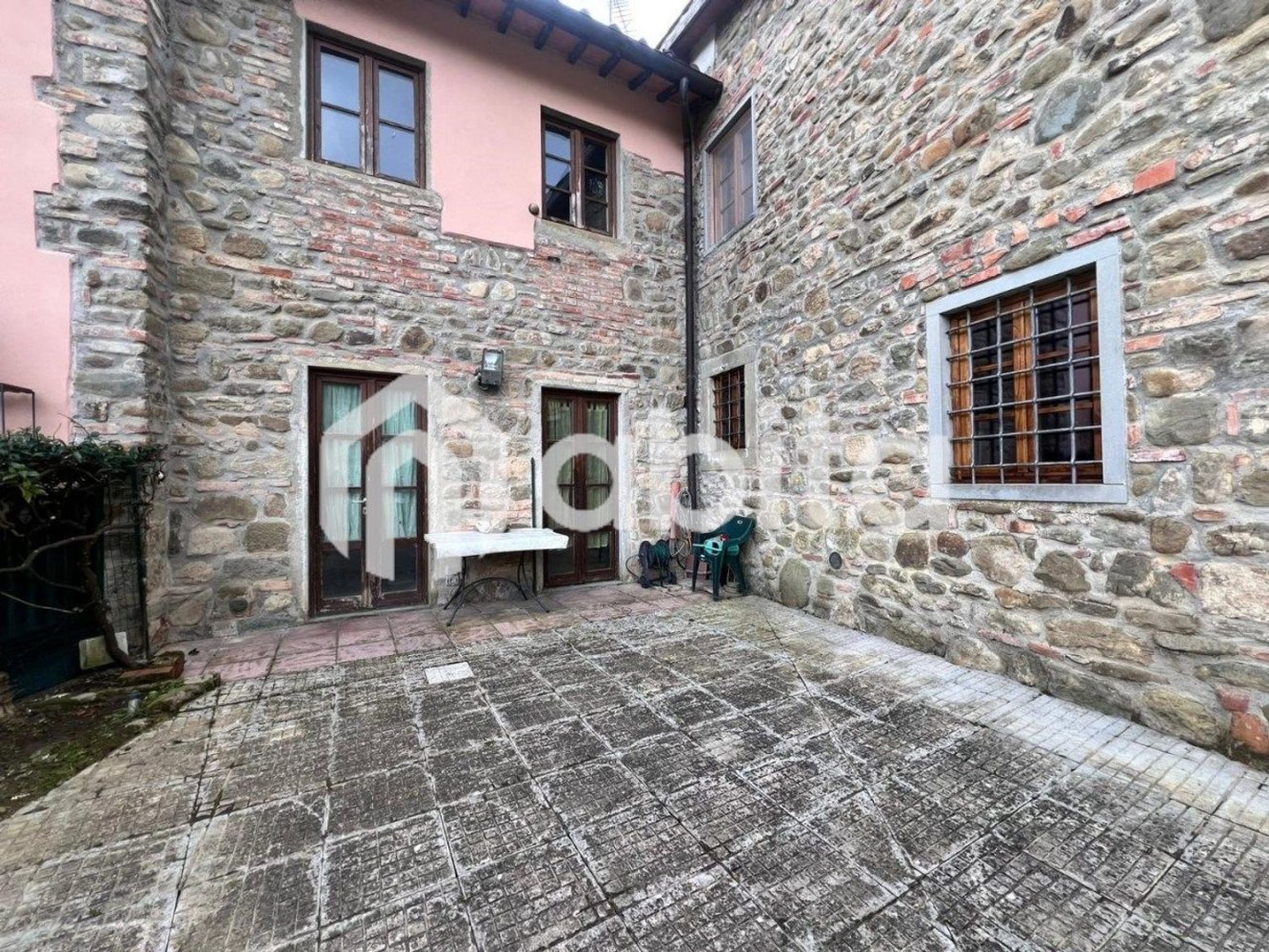 5 rooms House in Terranuova Bracciolini, Italy No. 90958