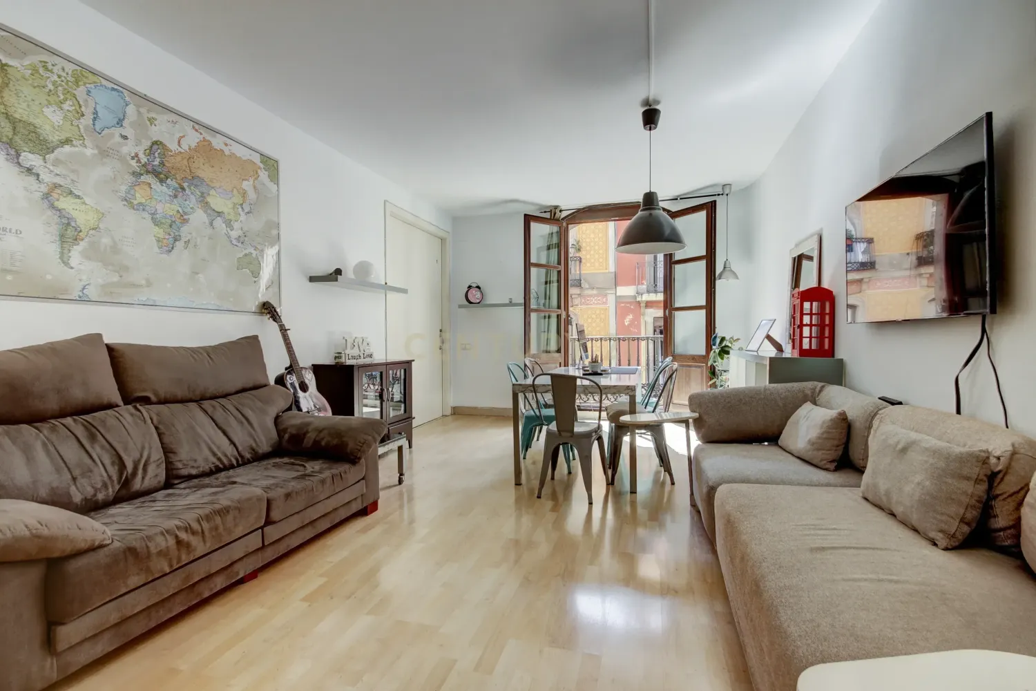 Apartamento de 8 dormitorios en Ciudad Vieja, Spain No. 153752